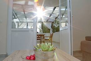 Tasteful Apartment Landscaped Garden