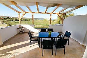 Tasteful Apartment Landscaped Garden