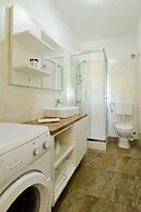 Tasteful Apartment Landscaped Garden