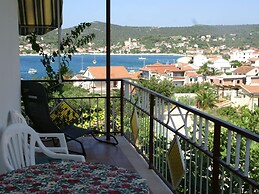 Charming Apartment in Vinisce With Jetty