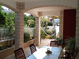 Charming Apartment in Vinisce With Jetty