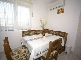 Charming Apartment in Vinisce With Jetty