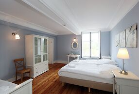 Group Villa With Pool & Sauna