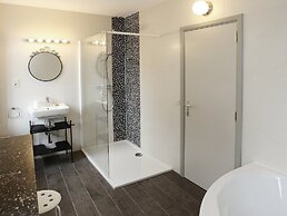 Group Villa With Pool & Sauna