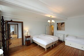 Group Villa With Pool & Sauna