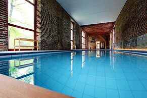 Group Villa With Pool & Sauna