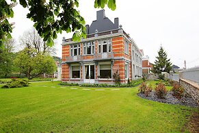 Group Villa With Pool & Sauna