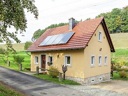 Charming Holiday Home in Hohnstein ot Lohsdorf