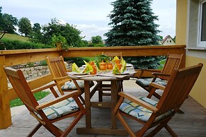 Charming Holiday Home in Hohnstein ot Lohsdorf
