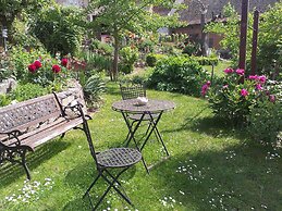 Apartment With Terrace and Garden