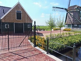 Spacious Holiday Home in Beemster near Windmill