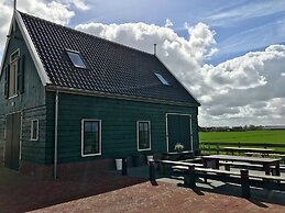 Spacious Holiday Home in Beemster near Windmill