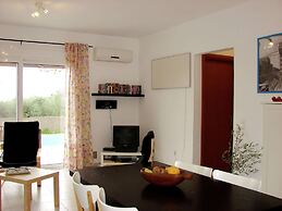 Pretty Holiday Home in Grays near Chafford Gorges Nature Park