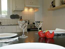 Pretty Holiday Home in Grays near Chafford Gorges Nature Park