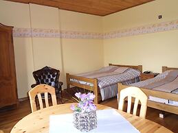 Modern Holiday Home in Cul-des-sarts Near Forest