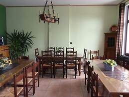Holiday Home in Cul-des-sarts Near Forest