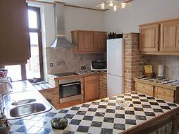 Holiday Home in Cul-des-sarts Near Forest