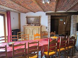 Holiday Home in Cul-des-sarts Near Forest