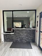 REGENCY INN AND SUITES