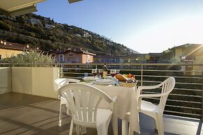 Torbole Relax, Pool & Balcony Apartment