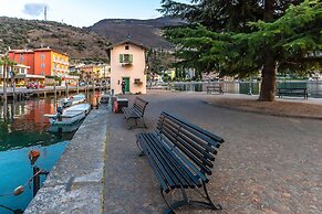 Torbole Relax, Pool & Balcony Apartment