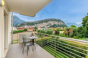 Torbole Relax, Pool & Balcony Apartment