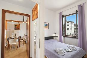 Lake View Historical Center Apartment