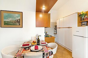 Lake View Historical Center Apartment