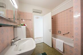 Bellevue apartment