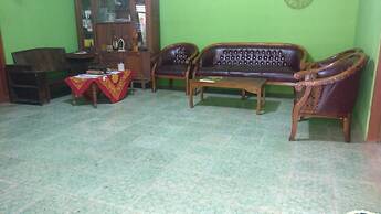 Adji Homestay - Hostel