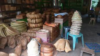 Adji Homestay - Hostel