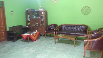 Adji Homestay - Hostel