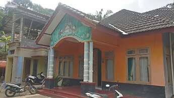 Pringsewu Craft Homestay - Hostel