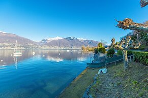 Garden On The Lake