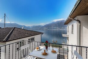 Garden on the lake 2