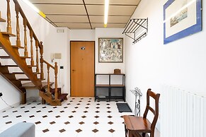 Classic Style Duplex Apartment