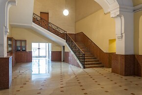 Classic Style Duplex Apartment