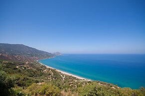 Relax at the Swimming Pool by Wonderful Italy