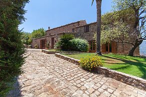 Relax at the Swimming Pool by Wonderful Italy