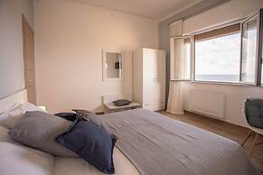 Seaview Rooms in the city center by Wonderful Italy
