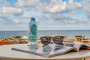 Seaview Rooms in the city center by Wonderful Italy