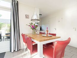 Cozy, Detached Holiday Home With Terrace, Near the Sea