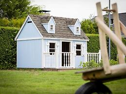 Cozy, Detached Holiday Home With Terrace, Near the Sea