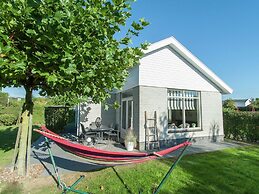Cozy, Detached Holiday Home With Terrace, Near the Sea