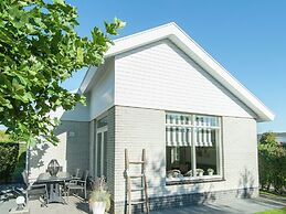 Cozy, Detached Holiday Home With Terrace, Near the Sea