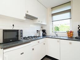 Cozy, Detached Holiday Home With Terrace, Near the Sea