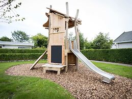 Cozy, Detached Holiday Home With Terrace, Near the Sea