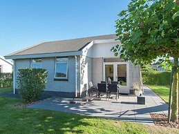 Cozy, Detached Holiday Home With Terrace, Near the Sea