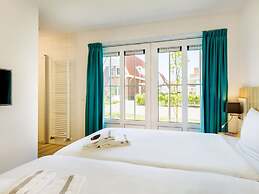 Luxurious Stately Villa With 3 Bathrooms, 1km From the Beach