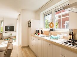 Luxurious Stately Villa With 3 Bathrooms, 1km From the Beach